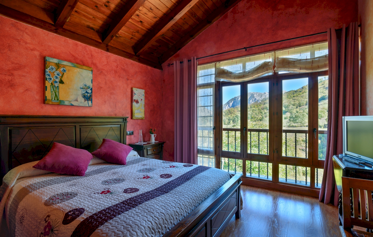 Escapada Senda del Oso y Cueva Huerta