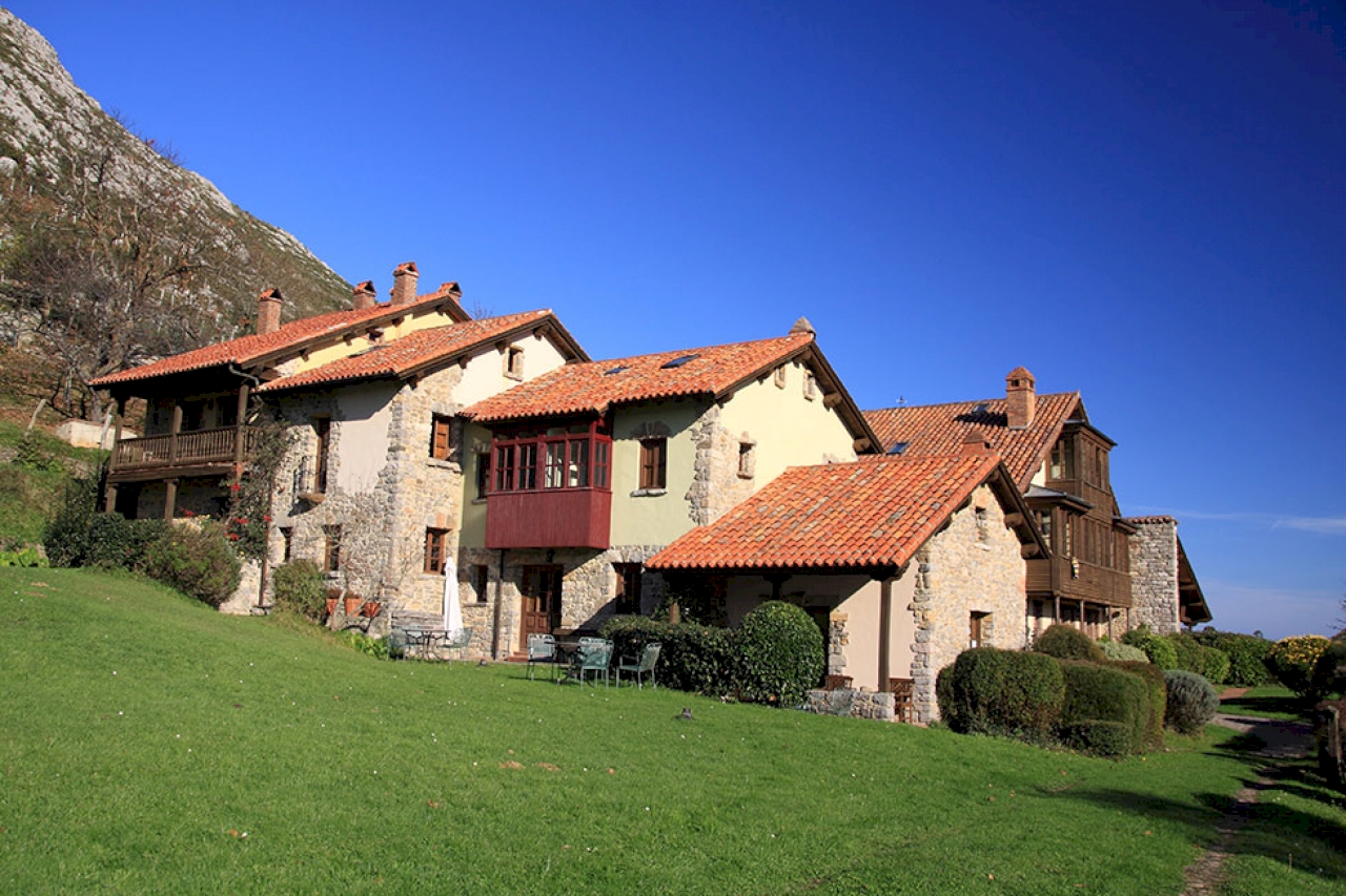 HOTEL RURAL LA MONTAÑA MÁGICA